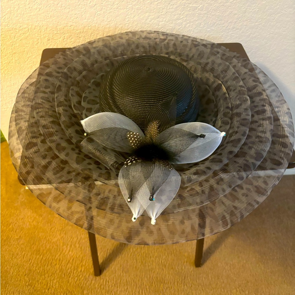 Ladies’ hat for Sunday